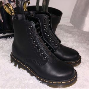 BRAND NEW NEVER WORE DR MARTENS BOOTS